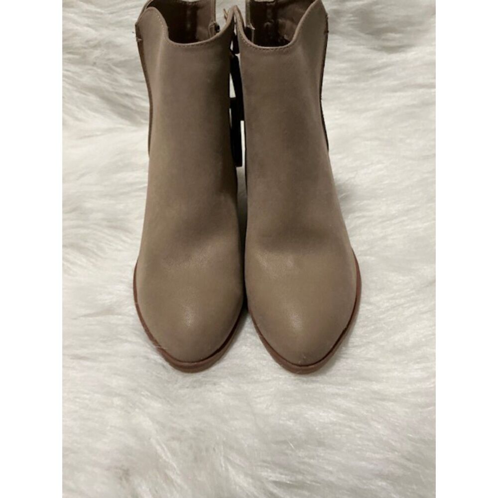 Mia Patton Suede Leather Booties with Block Heel 3 1/2" Sz 8 NWT